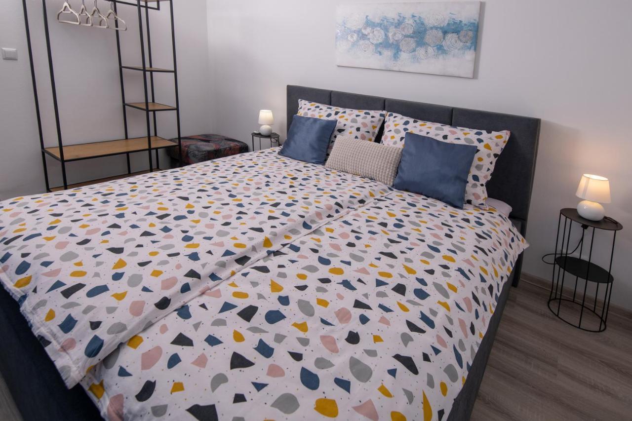 Apartman Point Pula Eksteriør billede